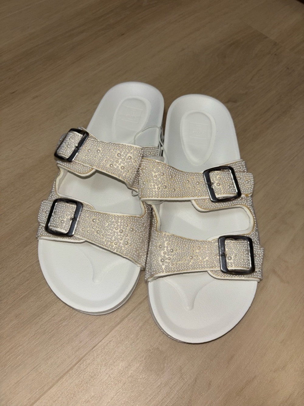 DB Studio Pearl Rhinestone Sandals - Picture 7 of 10